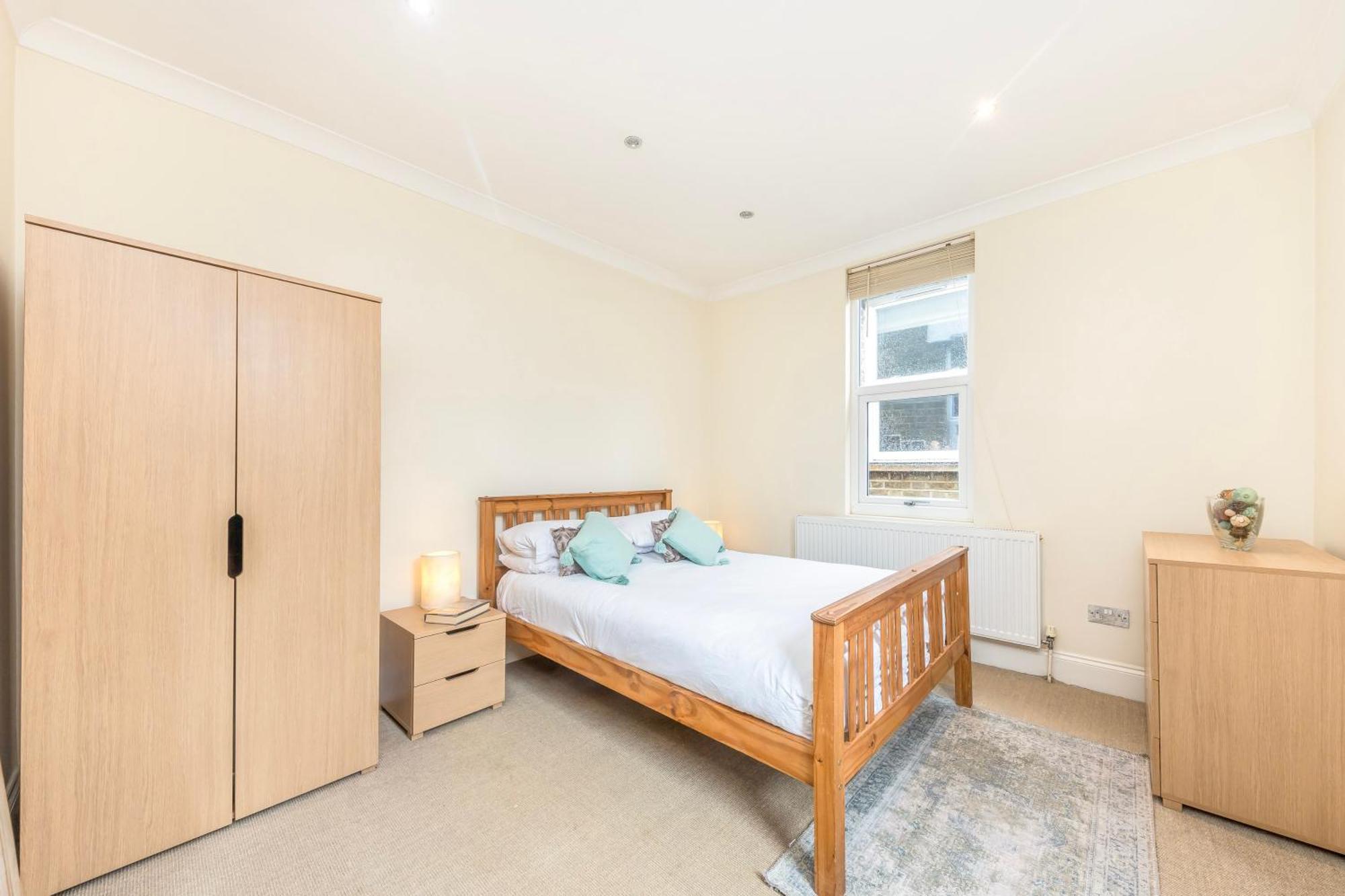 Stylish & Spacious 3 Bed Victorian House Sleeps Up To 7 - Near O2, Museums, Excel, Mazehill Station 12 Mins Direct Into London Bridge Exterior foto